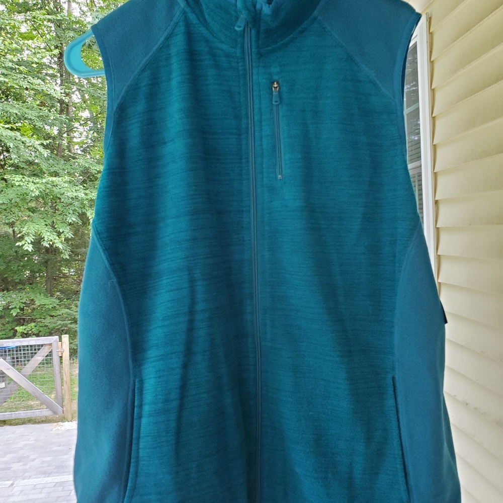 Teal vest nwt